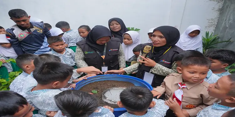 Foto: Pertamina Patra Niaga Regional Sumbagut menyelenggarakan kegiatan edukasi pengelolaan sampah di Sumatera Utara dan Kepulauan Riau guna memperingati Hari Anak Nasional 2026.(Dok:Pertamina Sumbagut)