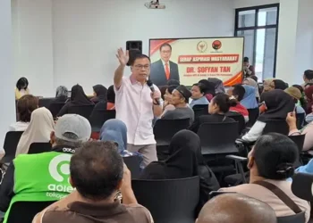 Foto: Sofyan Tan Bagikan Pengalaman Hidup dan Dorong Pendidikan Anak Kurang Mampu 27