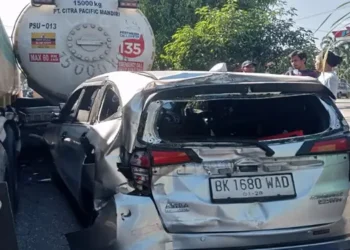 Foto: Truk Tangki CPO Rem Blong Tabrak Beruntun Sigra dan Truk Pertamina di Pematangsiantar 21